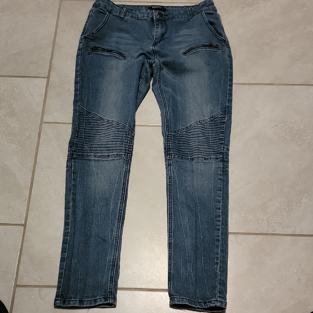 Bee&Ceci Women's Moto-type Jeans. Medium Blue Wash. Sz 11. Great Condition.